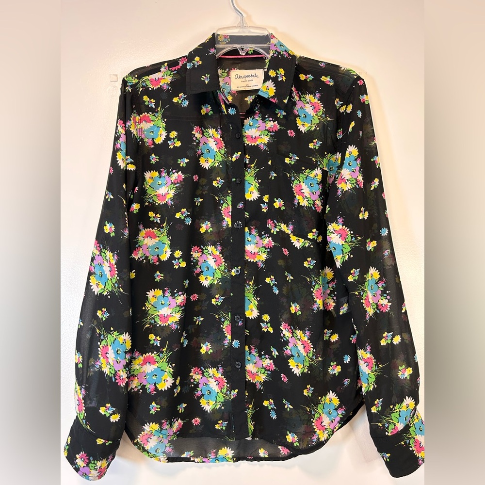 Aeropostale sheer floral button-down blouse 100% polyester‎ Women’s Size Large